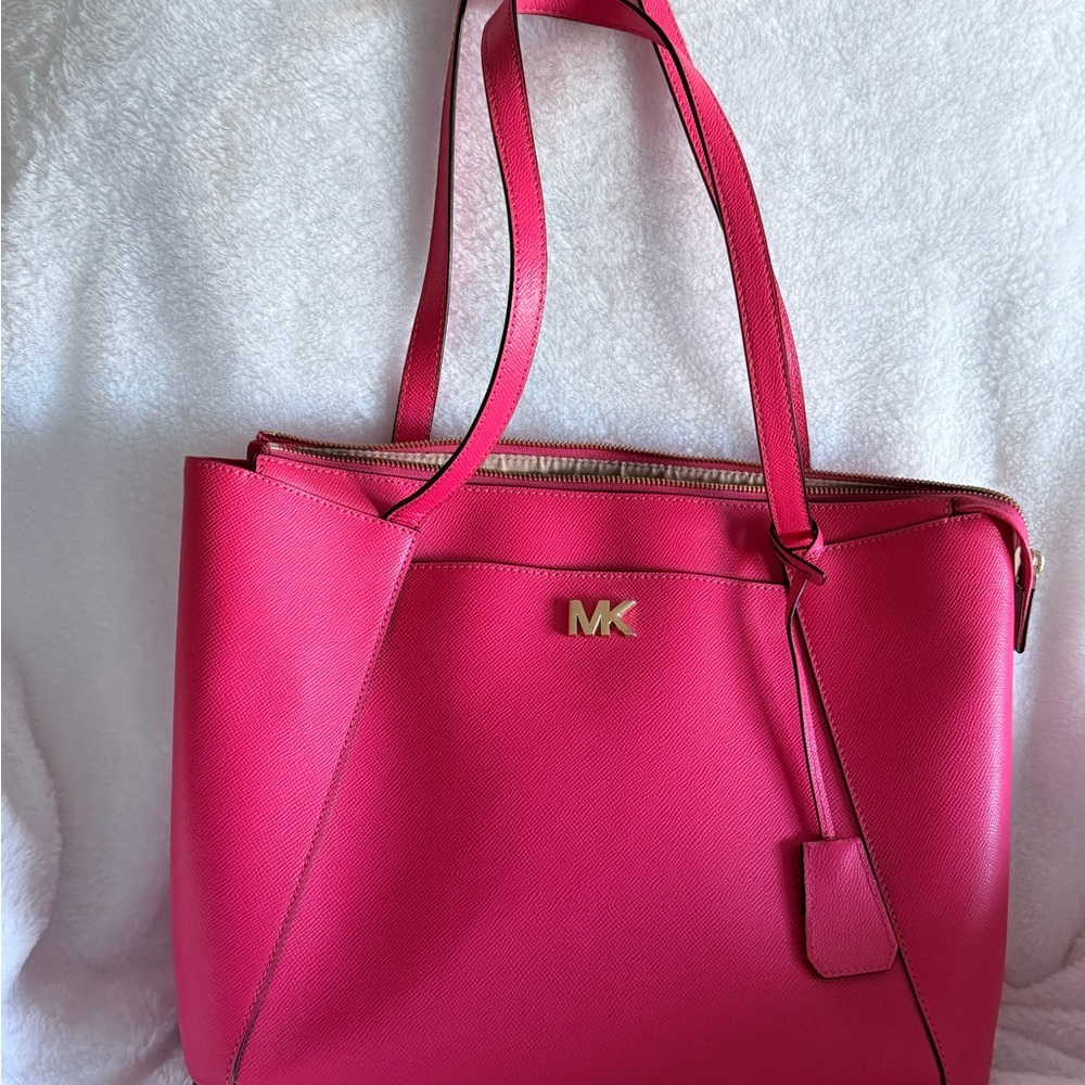 Michael Kors Pink Leather Tote with Gold Hardware - Picture 5 of 6